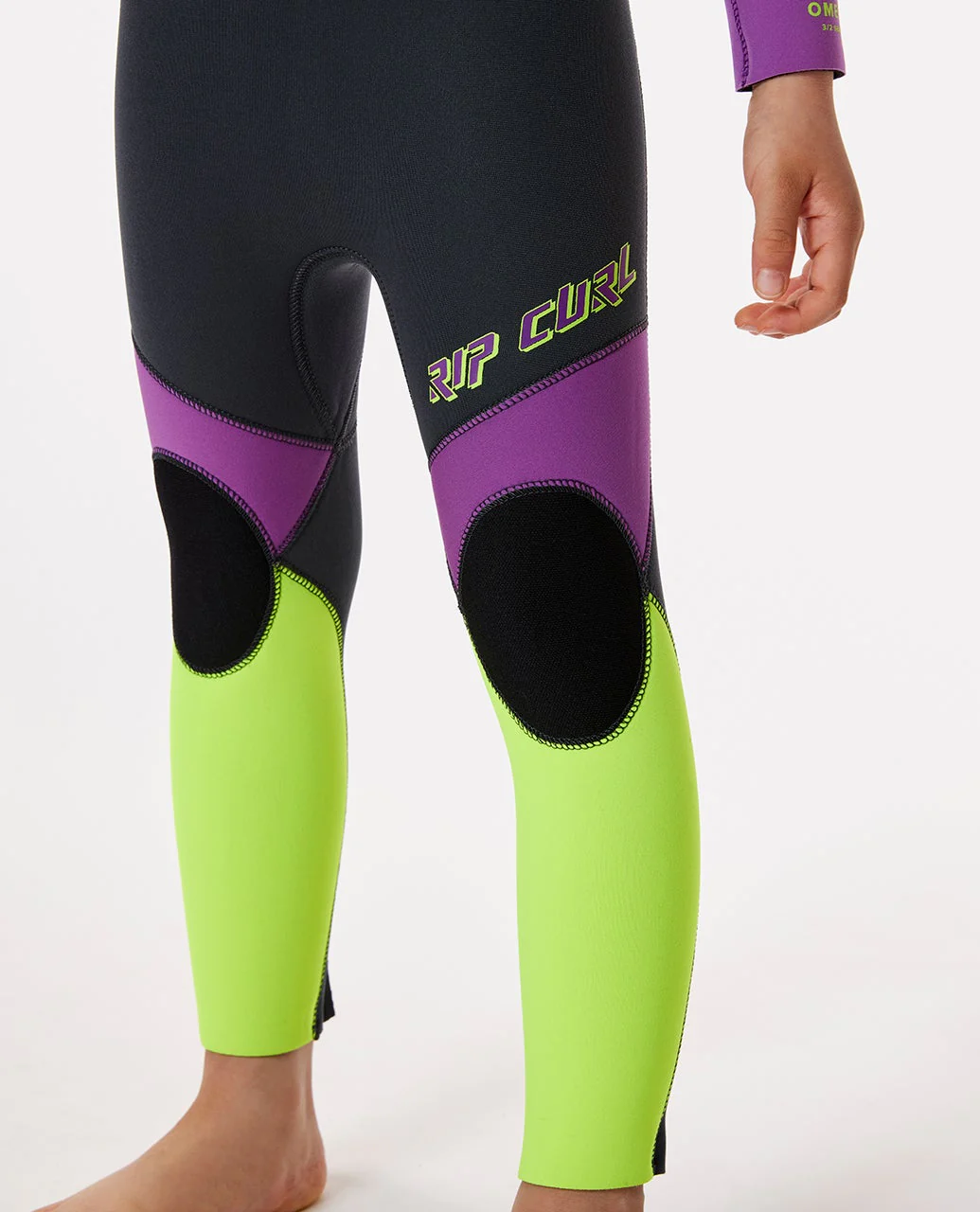 Groms Omega 3/2mm Full Length Back Zip Wetsuit Steamer - Image 4