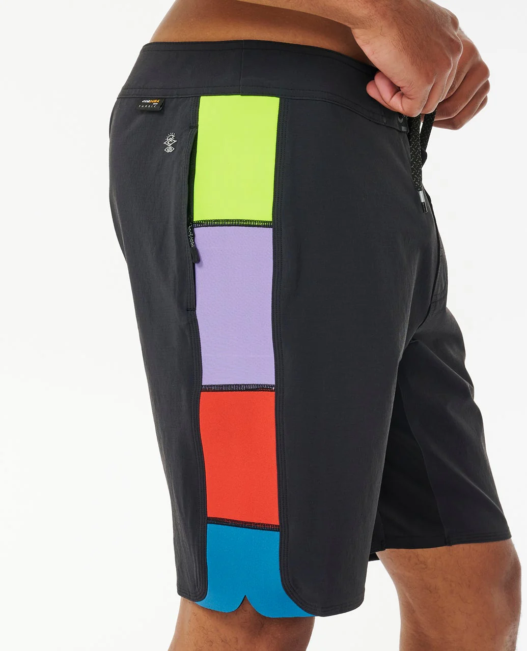Mirage 3-2-One Offcuts 19" Boardshort - Image 3