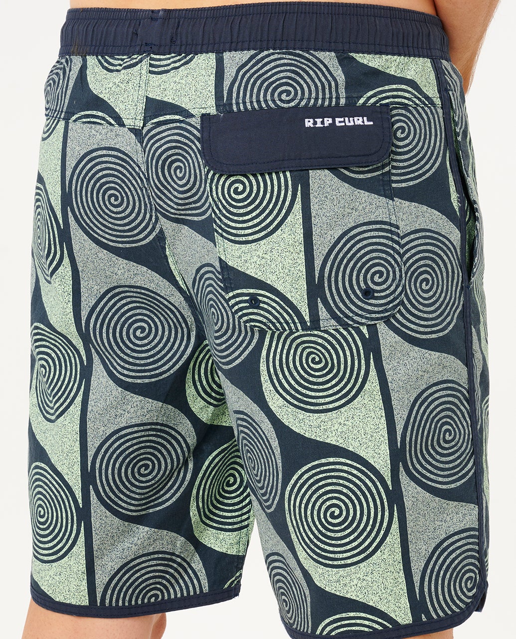 Artist of the Search Sprial Volley 19" Boardshort - Image 5